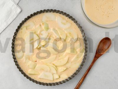 Varškės šarlotė su rožiniu kremu Žingsnis 5