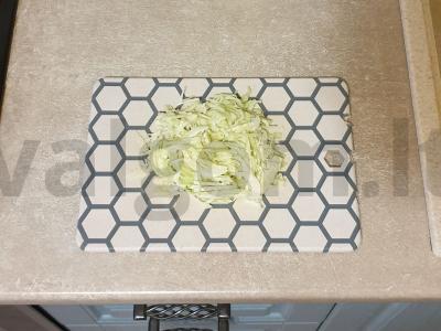 Žalias salotas su agurkais ir kopūstais Žingsnis 1