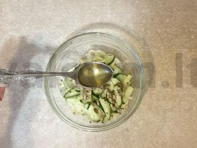 Žalias salotas su agurkais ir kopūstais Žingsnis 4