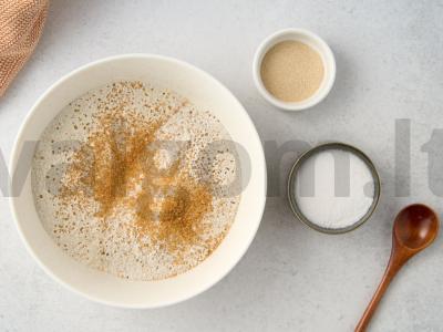 Ruginė duona su razinomis Žingsnis 1