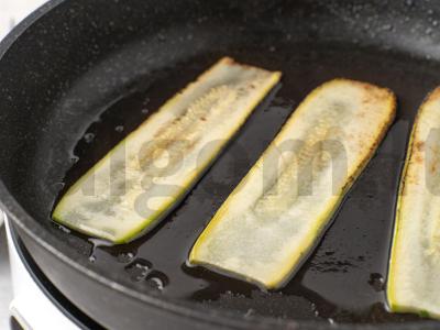 Cukinijų užkandis su feta sūriu Žingsnis 2