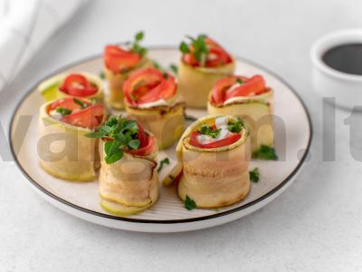 Cukinijų užkandis su feta sūriu pagrindine nuotrauka