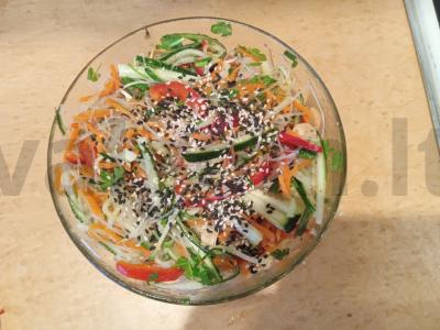 Salotas su funčozė ir vištiena azijietiškai Žingsnis 10