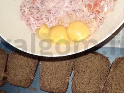 Kepti sumuštiniai su dešrelėmis ir sūriu Žingsnis 1