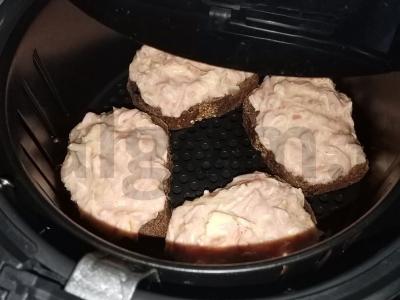 Kepti sumuštiniai su dešrelėmis ir sūriu Žingsnis 2