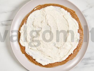 Užkandžių tortas iš kepeninių blynų Žingsnis 4