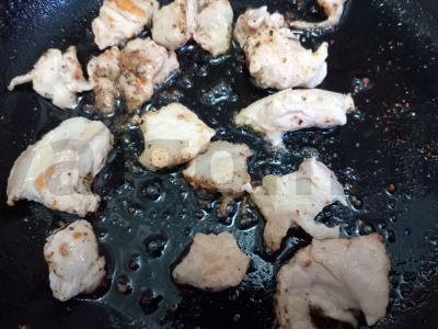 Salotas su kalakutiena, vyšniniais pomidorais ir brie sūriu Žingsnis 2