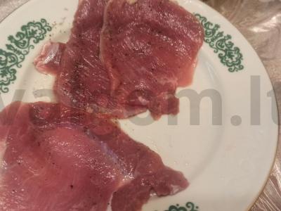 Kalakutienos šlaunelės filė tešloje Žingsnis 1