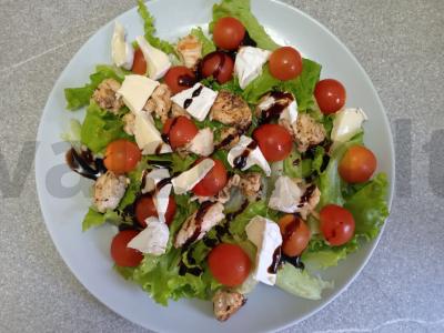 Salotas su kalakutiena, vyšniniais pomidorais ir brie sūriu Žingsnis 6