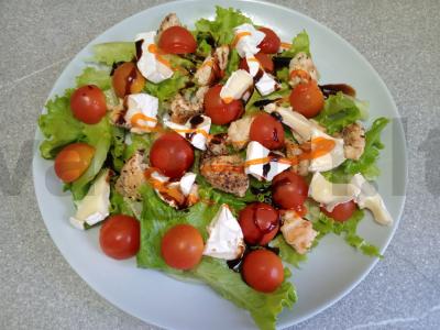 Salotas su kalakutiena, vyšniniais pomidorais ir brie sūriu Žingsnis 7