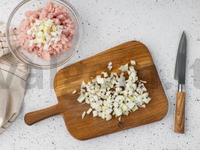 Namų dešrelės iš kalakutienos Žingsnis 1