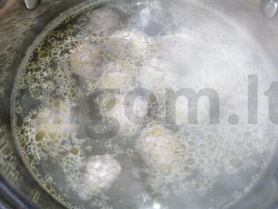 Sriuba su meatballs ir raudonąja lęša Žingsnis 2