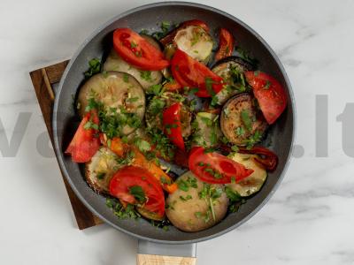 Vištienos kepenėlės su daržovėmis Žingsnis 14