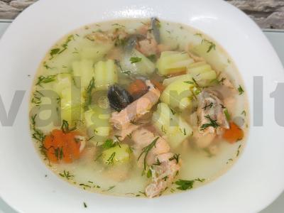 Žuvienė su upėtakiu pagrindine nuotrauka