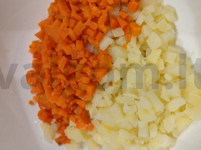 Grybų ir bulvių salotas Žingsnis 2