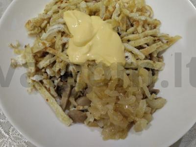 Grybų ir bulvių salotas Žingsnis 4