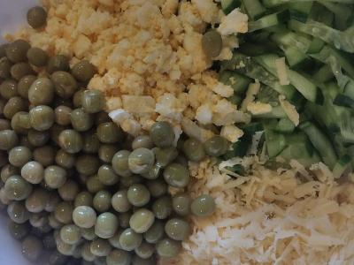 Skaniausias salotas su vištienos ritinėliu Žingsnis 4