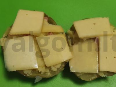 Bulvytė su dešrelėmis, paprika ir sūriu Žingsnis 5