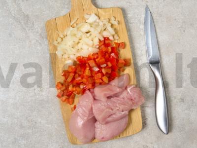 Vištienos krūtinėlės grietinės padaže Žingsnis 1