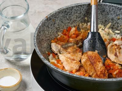 Vištienos krūtinėlės grietinės padaže Žingsnis 4