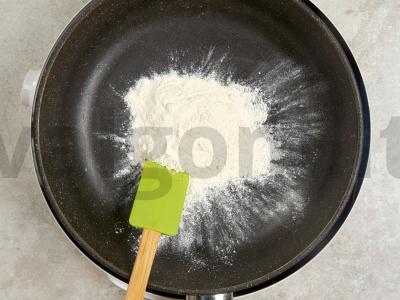 Vištienos krūtinėlės grietinės padaže Žingsnis 5