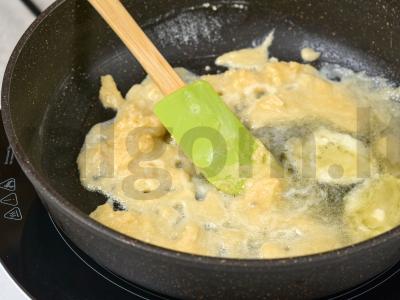 Vištienos krūtinėlės grietinės padaže Žingsnis 6