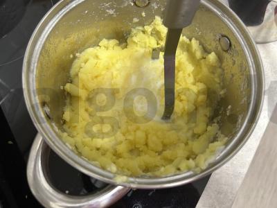 Kibinai su bulvių koše ir dešra Žingsnis 2