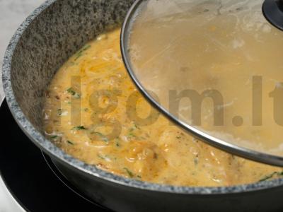 Vištiena karčioje kokosų pieno padaže Žingsnis 7