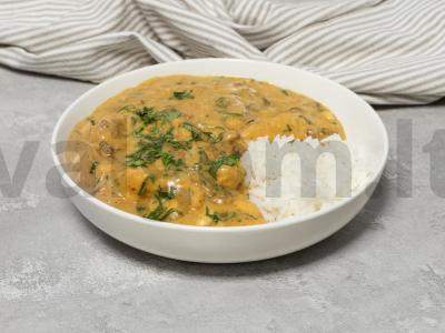 Vištiena karčioje kokosų pieno padaže pagrindine nuotrauka