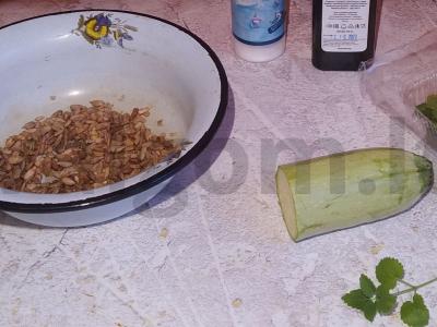 Salotas su daigintomis sėklomis Žingsnis 1