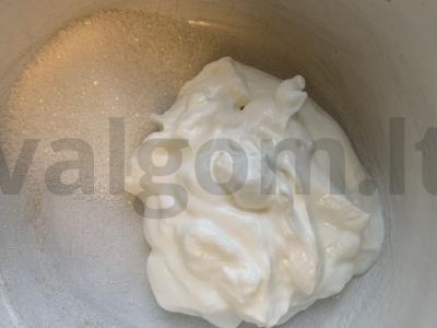 Grietinės suflė su persikais Žingsnis 2