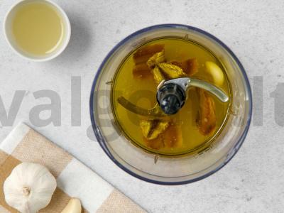 Jūros gėrybių ir riešutų salotos Žingsnis 1