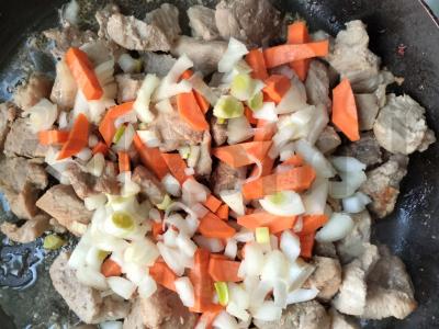 Kumpio plovas su daržovėmis Žingsnis 3