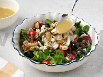 Jūros gėrybių ir riešutų salotos Žingsnis 4