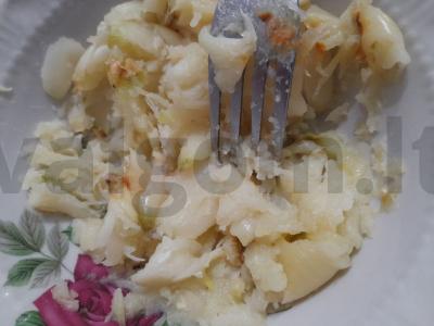 Sumuštinis su keptu česnaku ir šviežiais pomidorais Žingsnis 5