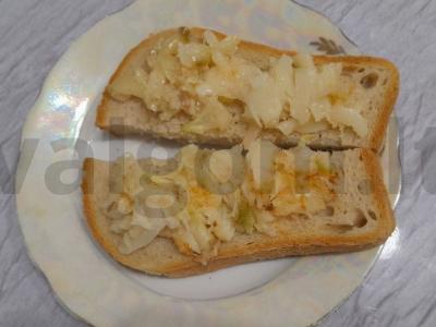 Sumuštinis su keptu česnaku ir šviežiais pomidorais Žingsnis 9