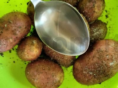 Kvapni jauna bulvė su česnaku Žingsnis 3