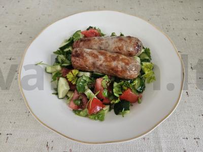 Sultingi kupatai ant salotų pagalvėlės pagrindine nuotrauka