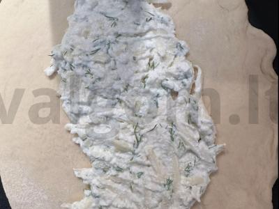 Skani bandelė su varškės-sūrio 
įdaru ir žolelėmis Žingsnis 5