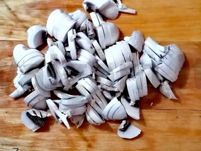 Sriuba su pievagrybiais pietums Žingsnis 4