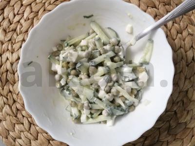 Salotas su konservuotais žirneliais „Žaliasis“ pagrindine nuotrauka