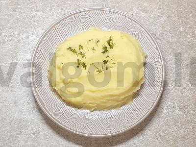 Švelnus bulvių piurė su lydytu sūriu pagrindine nuotrauka