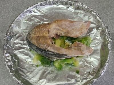 Karpių steikas, keptas su brokoliais Žingsnis 3