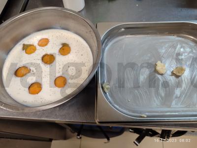 Omletas su kumpiu ir pomidorais pusryčiams Žingsnis 3