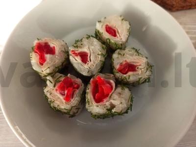 Ritinis su imbieru ir pomidoru pagrindine nuotrauka