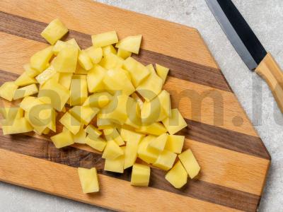 Bulvės su kiauliena puoduose Žingsnis 3