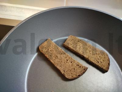 Skrebučiai su žaliu svogūnu ir šprotais Žingsnis 1