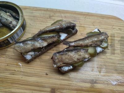 Skrebučiai su žaliu svogūnu ir šprotais Žingsnis 3