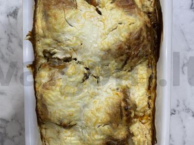 Vištienos šlaunelės grietinės apsuptyje pagrindine nuotrauka