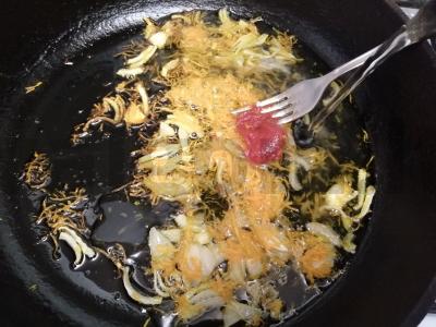 Troškintas menkė su daržovėmis Žingsnis 8